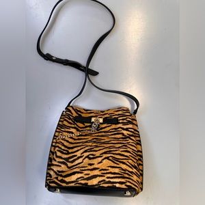 Make: Michael Kors brand New without tags handbag.